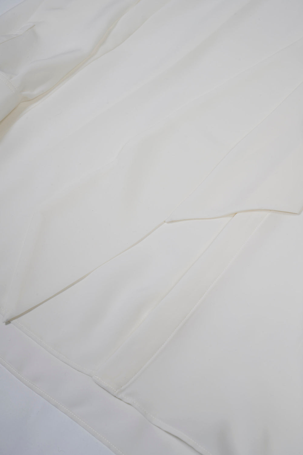 Drape Faille Bow Collar Shirt Off White