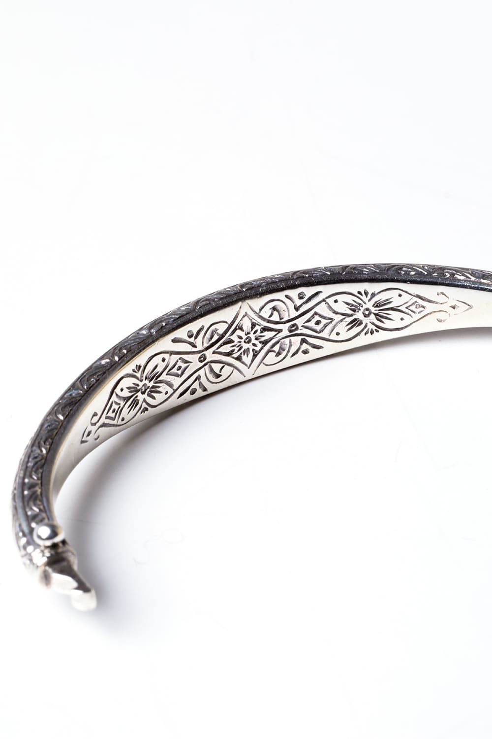 GB24 - Classic Bracelet