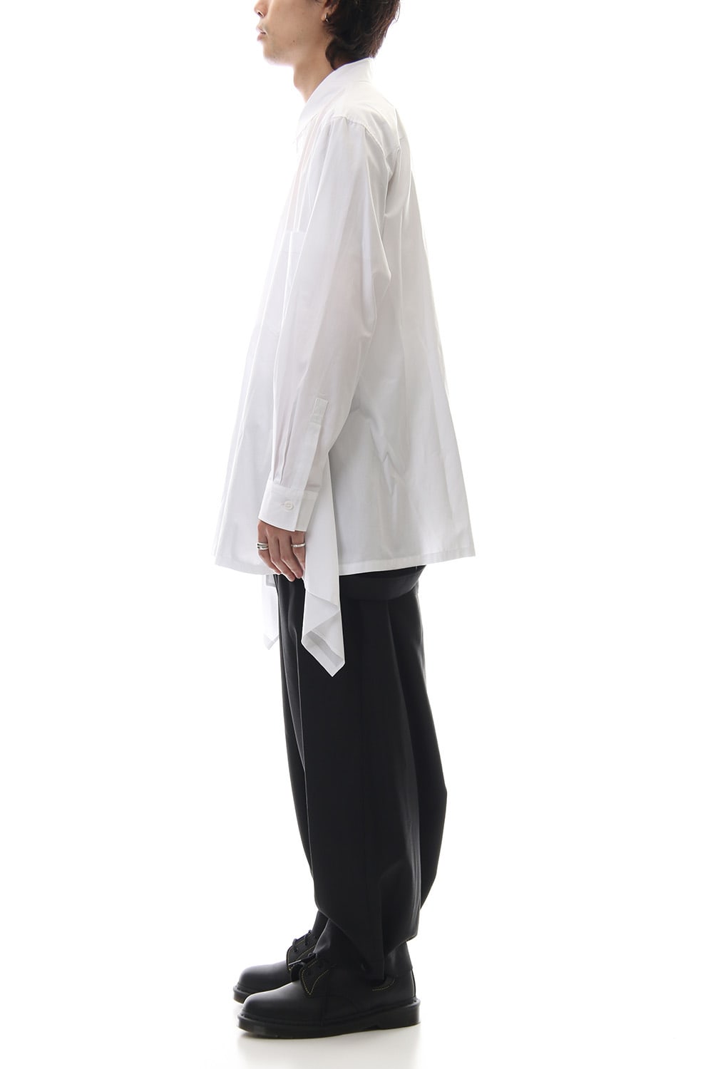 Armpit Fluttering shirt White