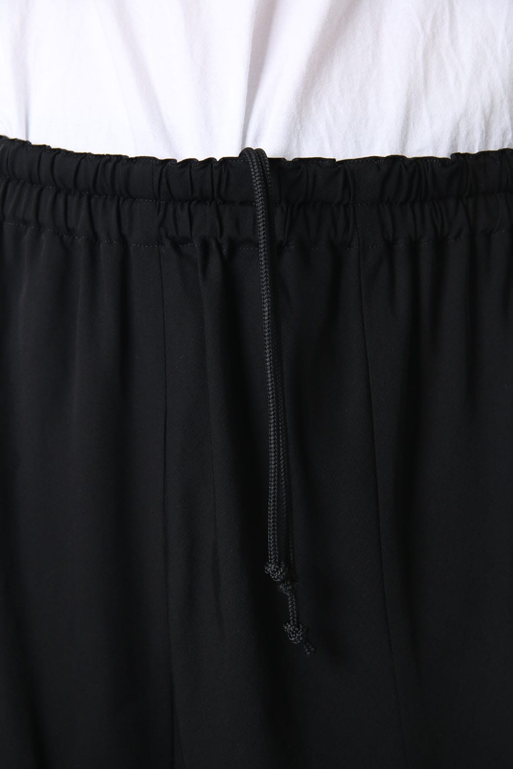 Left twist Deformation pants