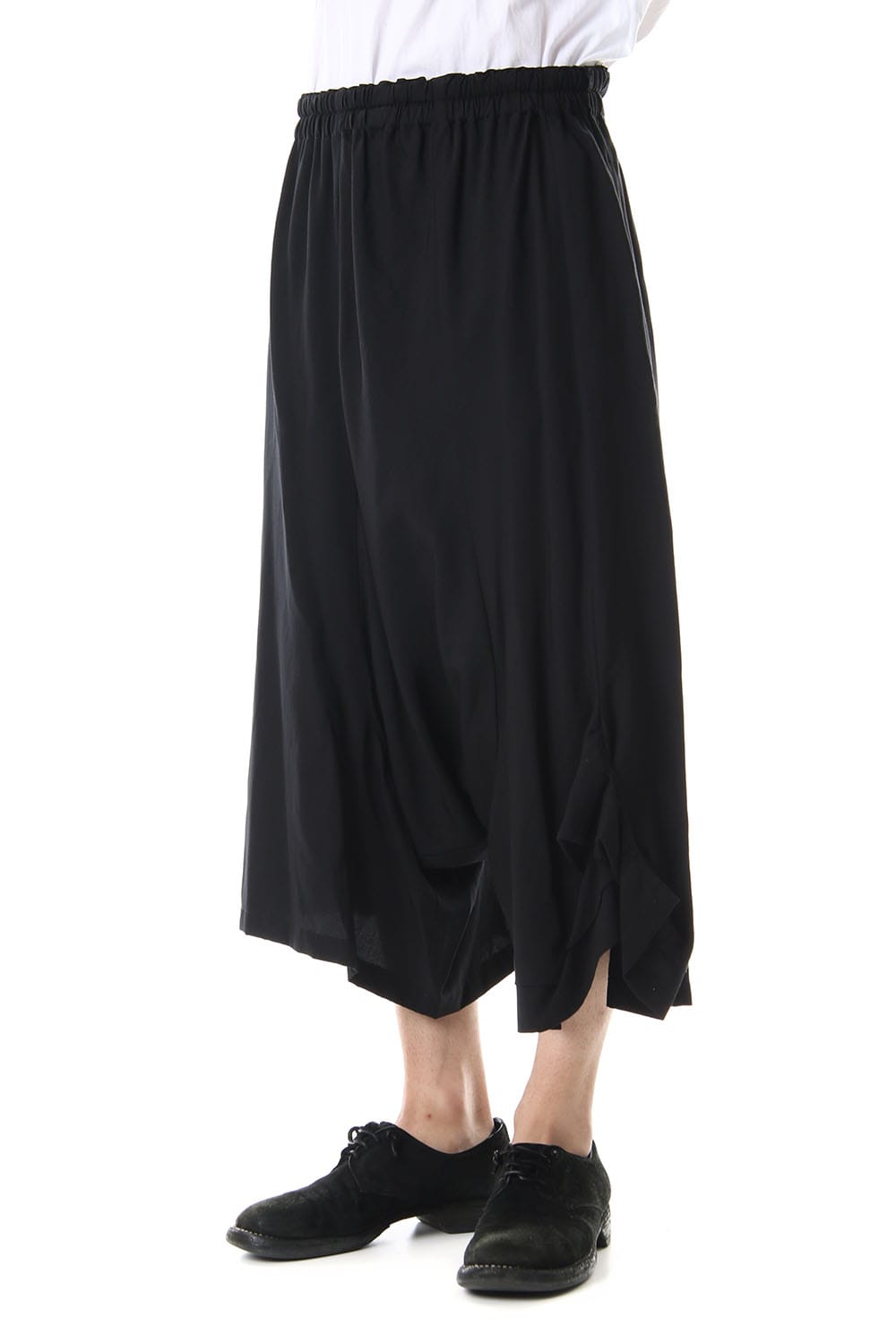 Left twist Deformation pants