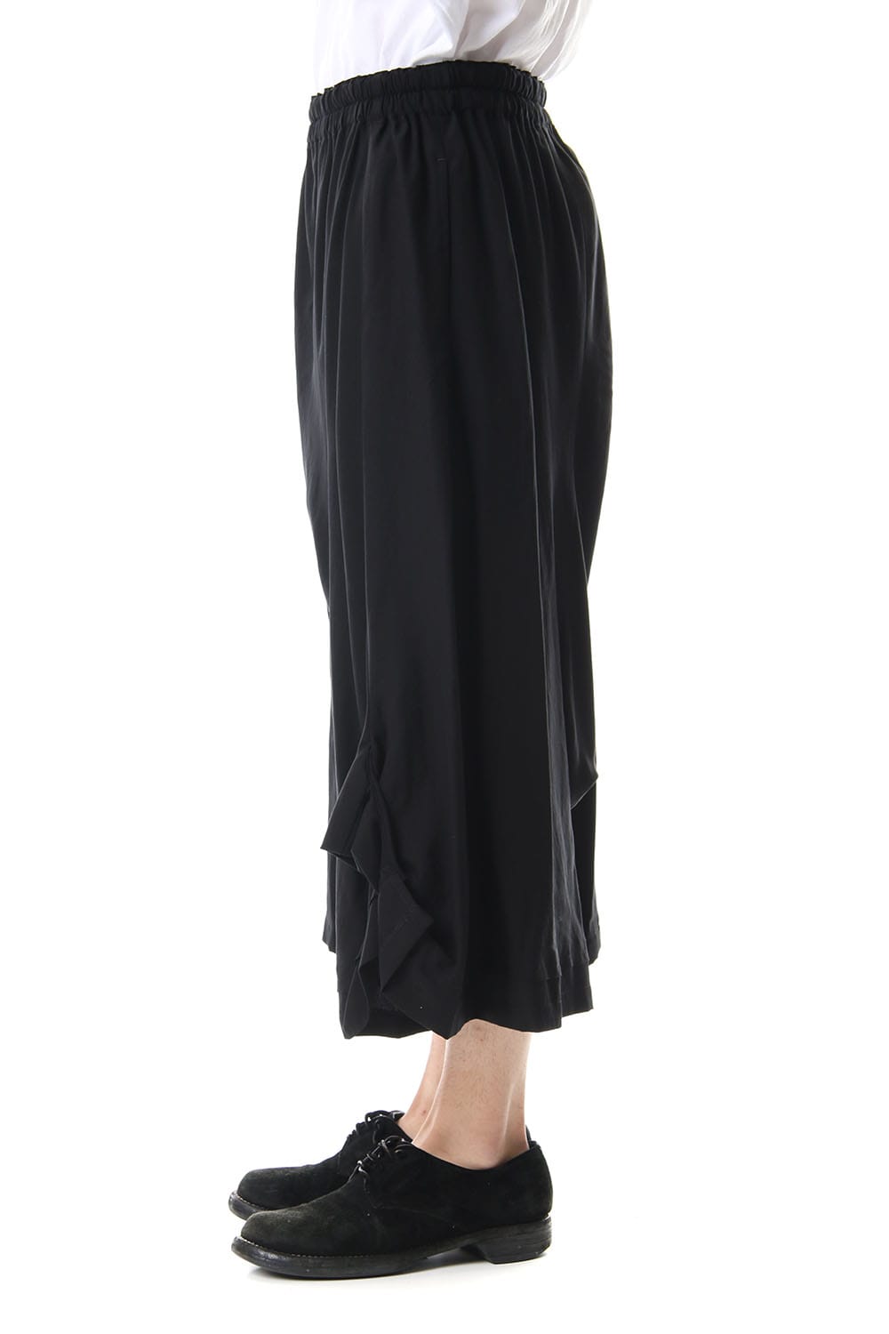 Left twist Deformation pants