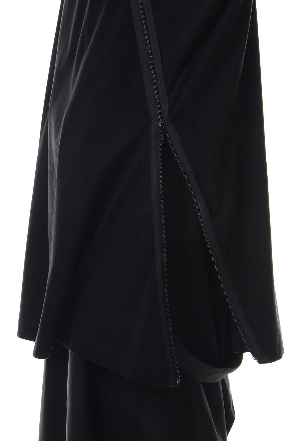 Diagonal fastener Cut & sew Black