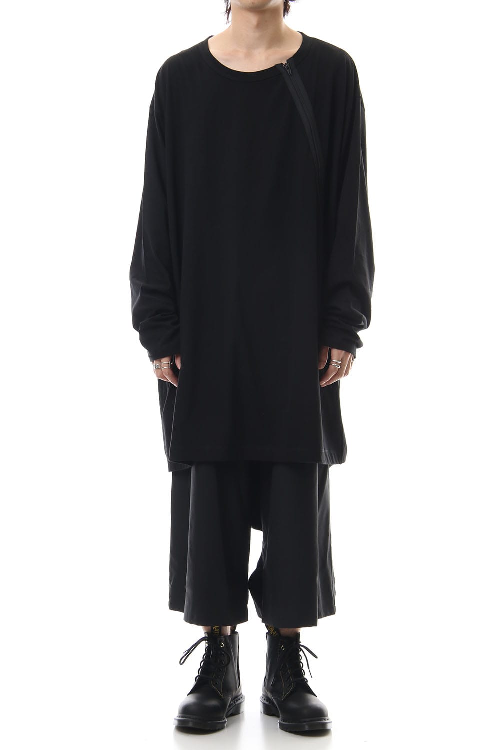 Diagonal fastener Cut & sew Black