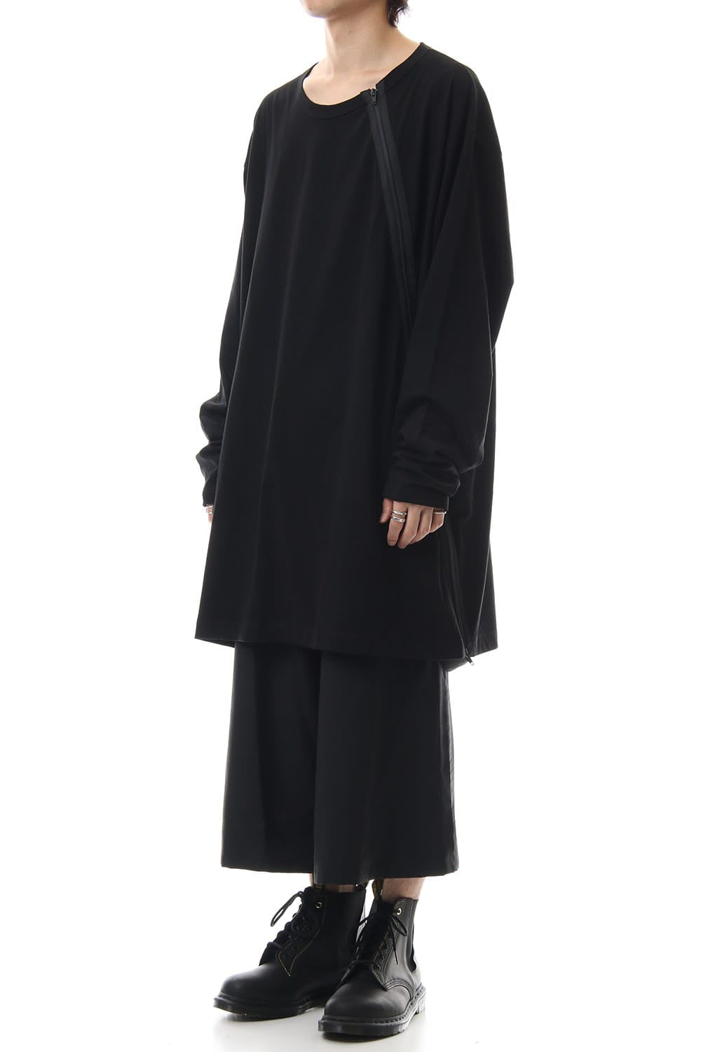 Diagonal fastener Cut & sew Black