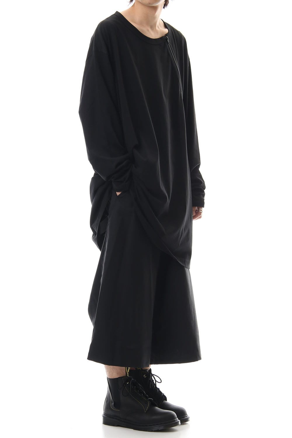 Diagonal fastener Cut & sew Black