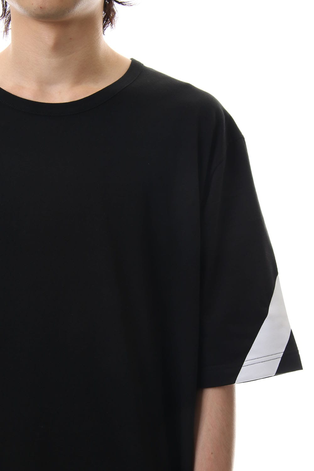 Back tape Short sleeve Cut & sew Black