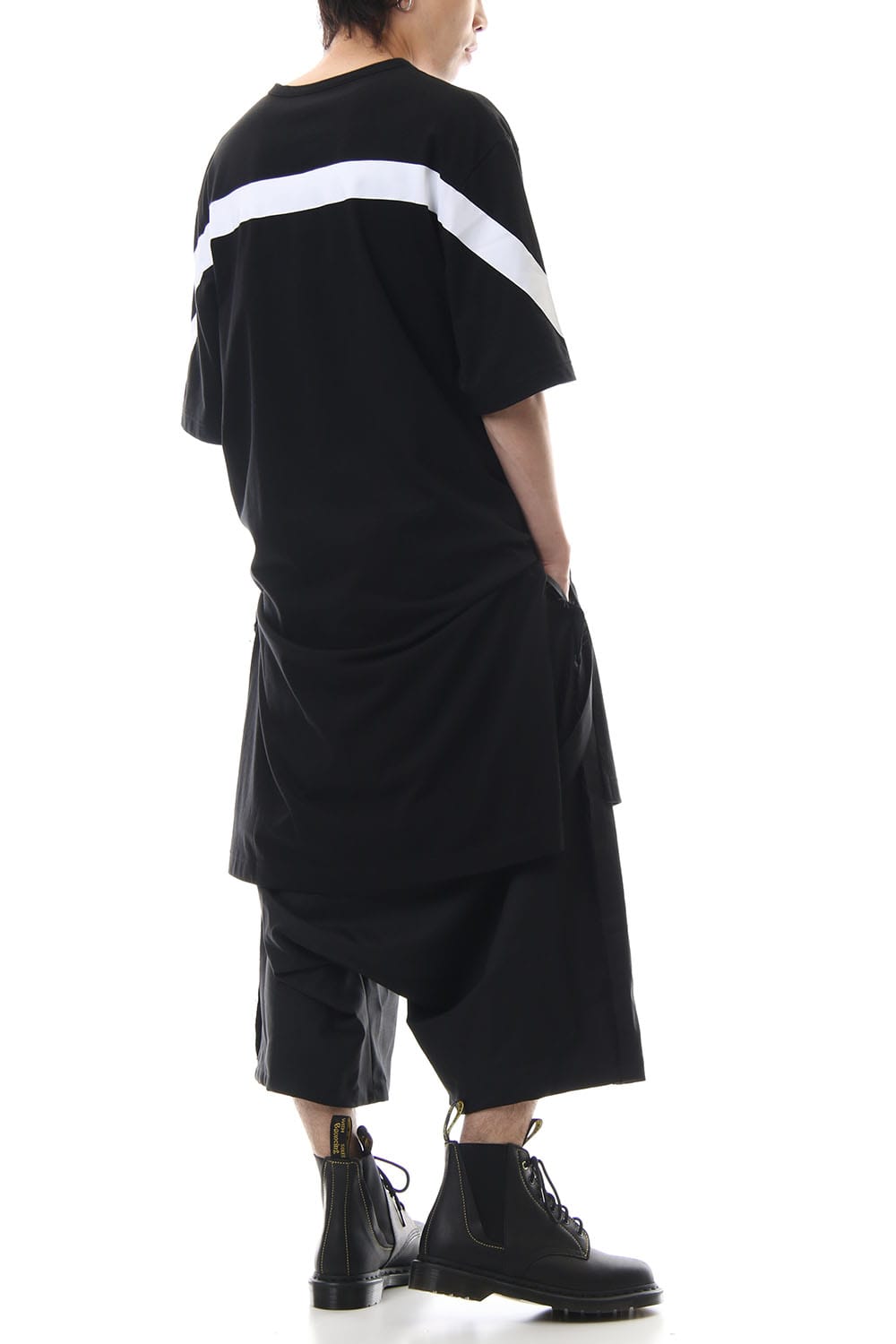 Back tape Short sleeve Cut & sew Black