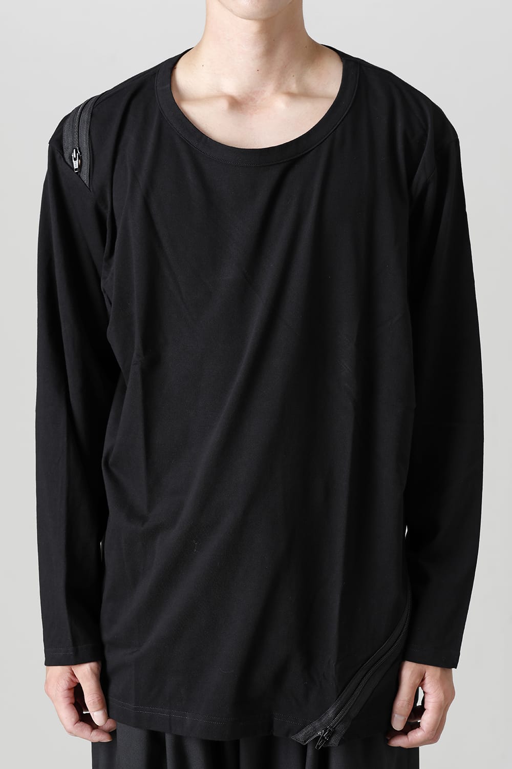 Diagonal zipper long Black