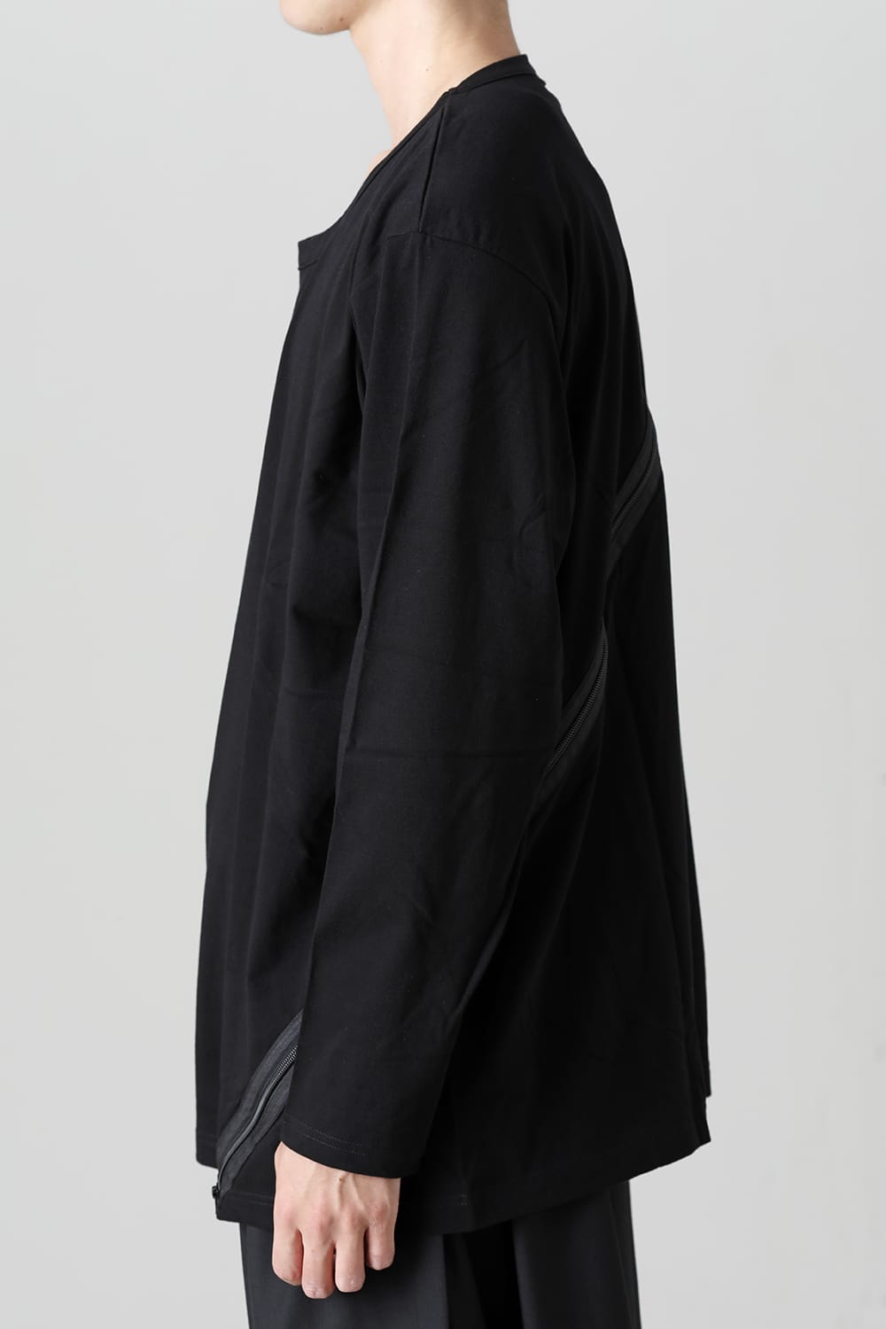 Diagonal zipper long Black