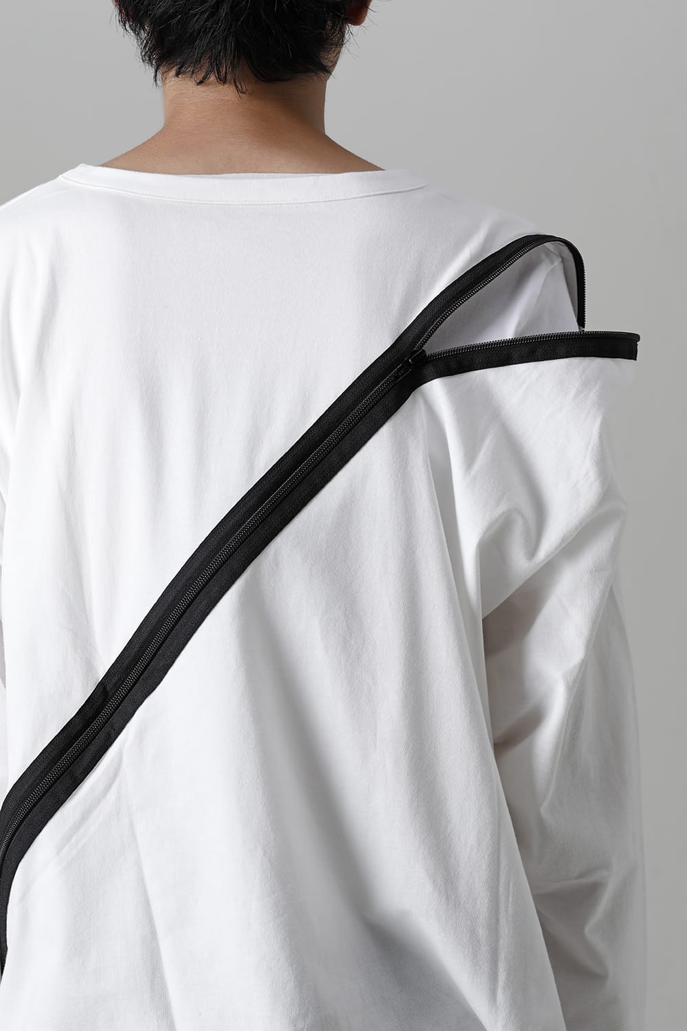 Diagonal zipper long White