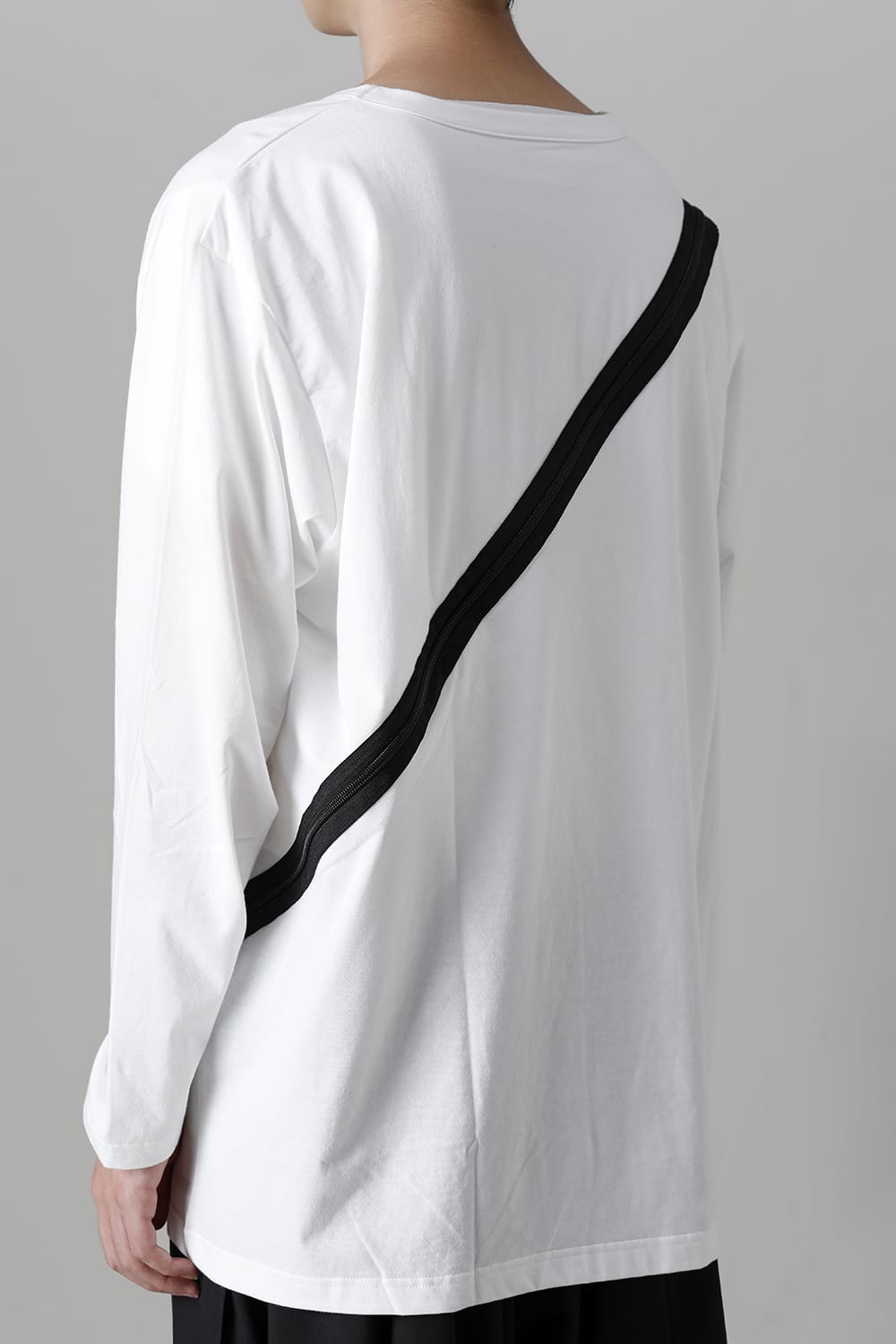 Diagonal zipper long White