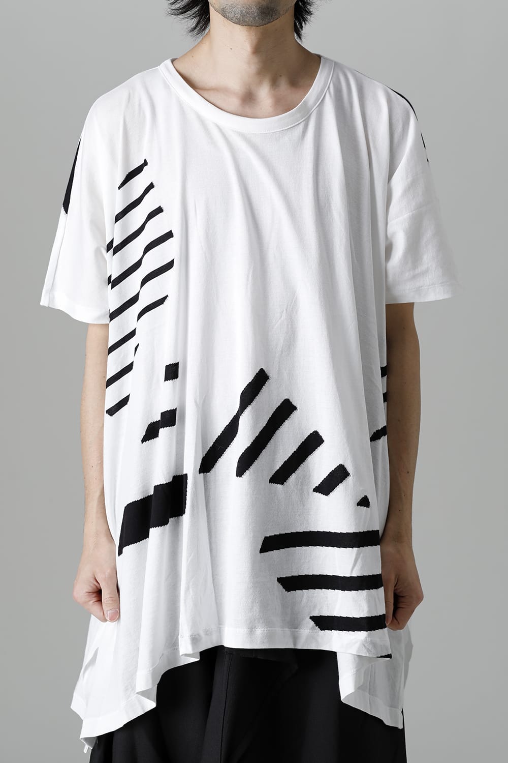 Drape Big Tee（Triangle random border）