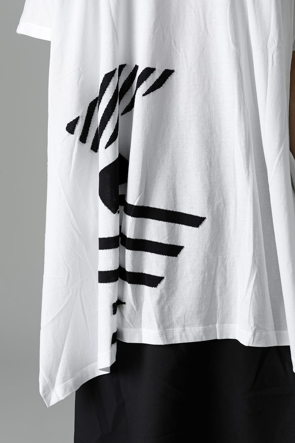 Drape Big Tee（Triangle random border）