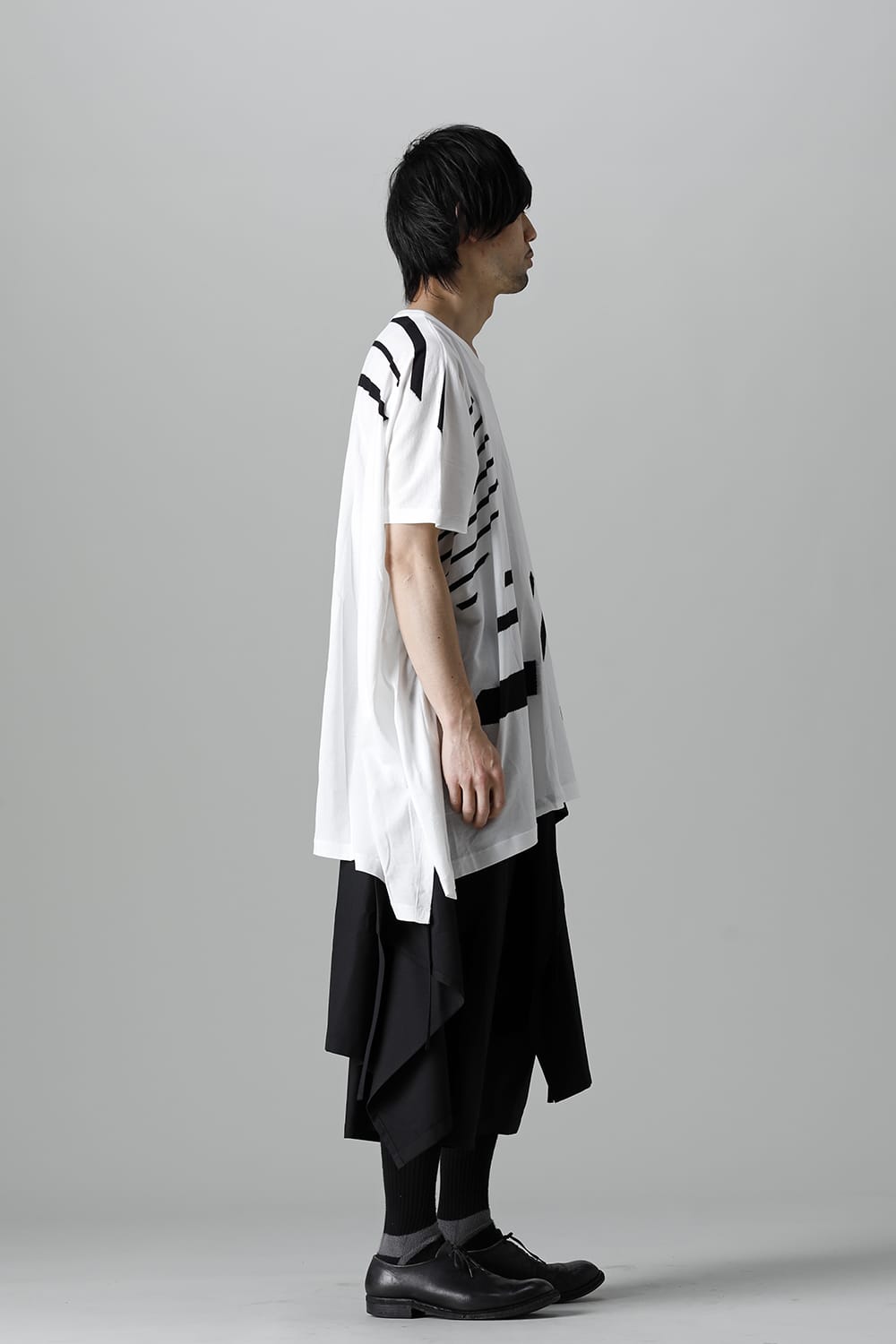 Drape Big Tee（Triangle random border）