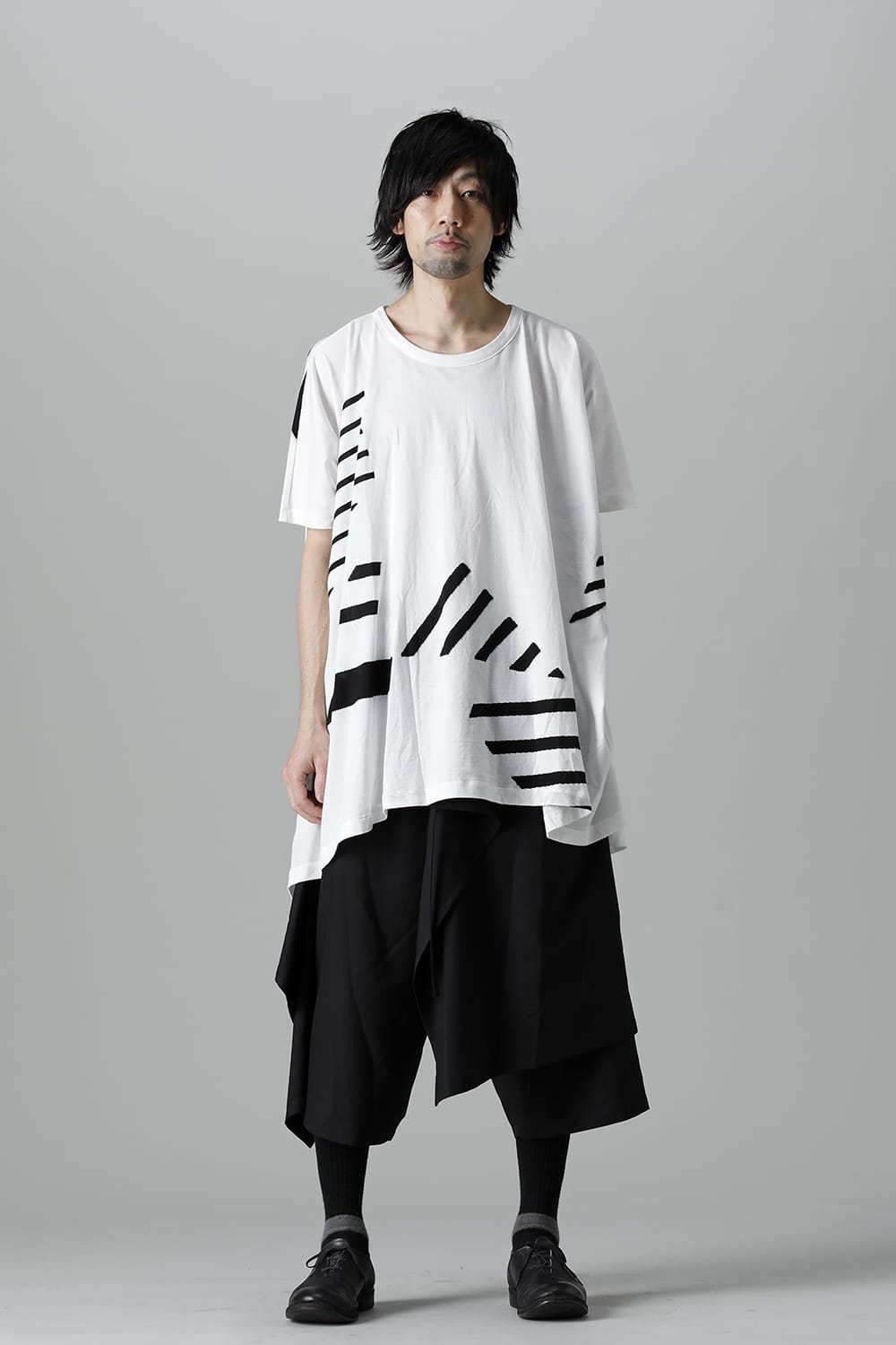 Drape Big Tee（Triangle random border）