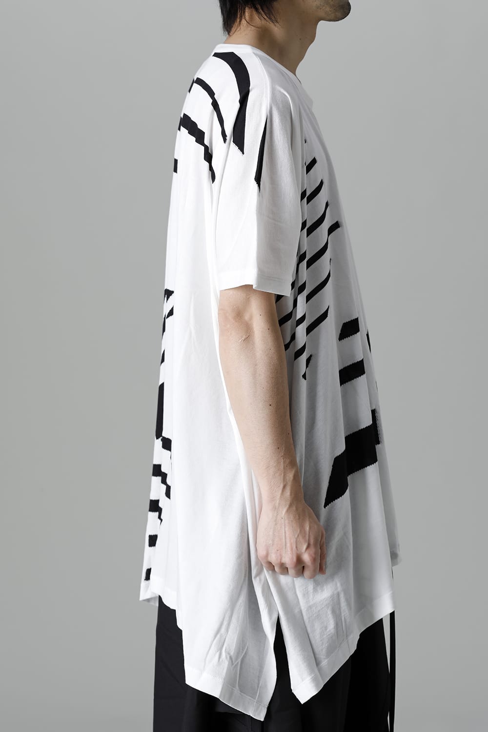 Drape Big Tee（Triangle random border）