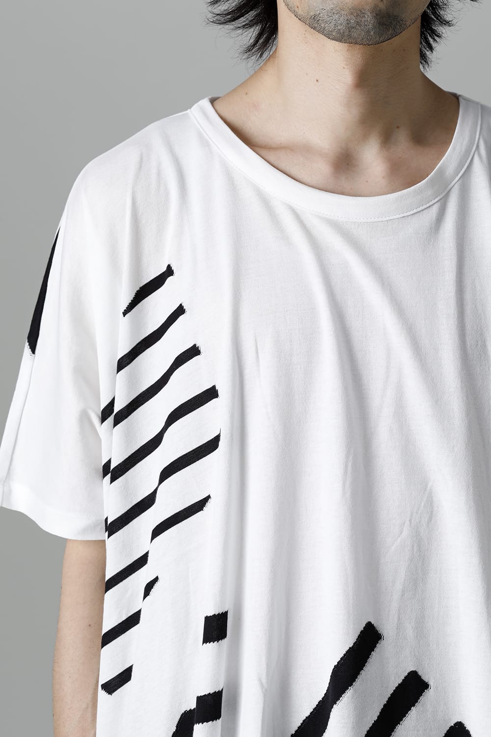 Drape Big Tee（Triangle random border）