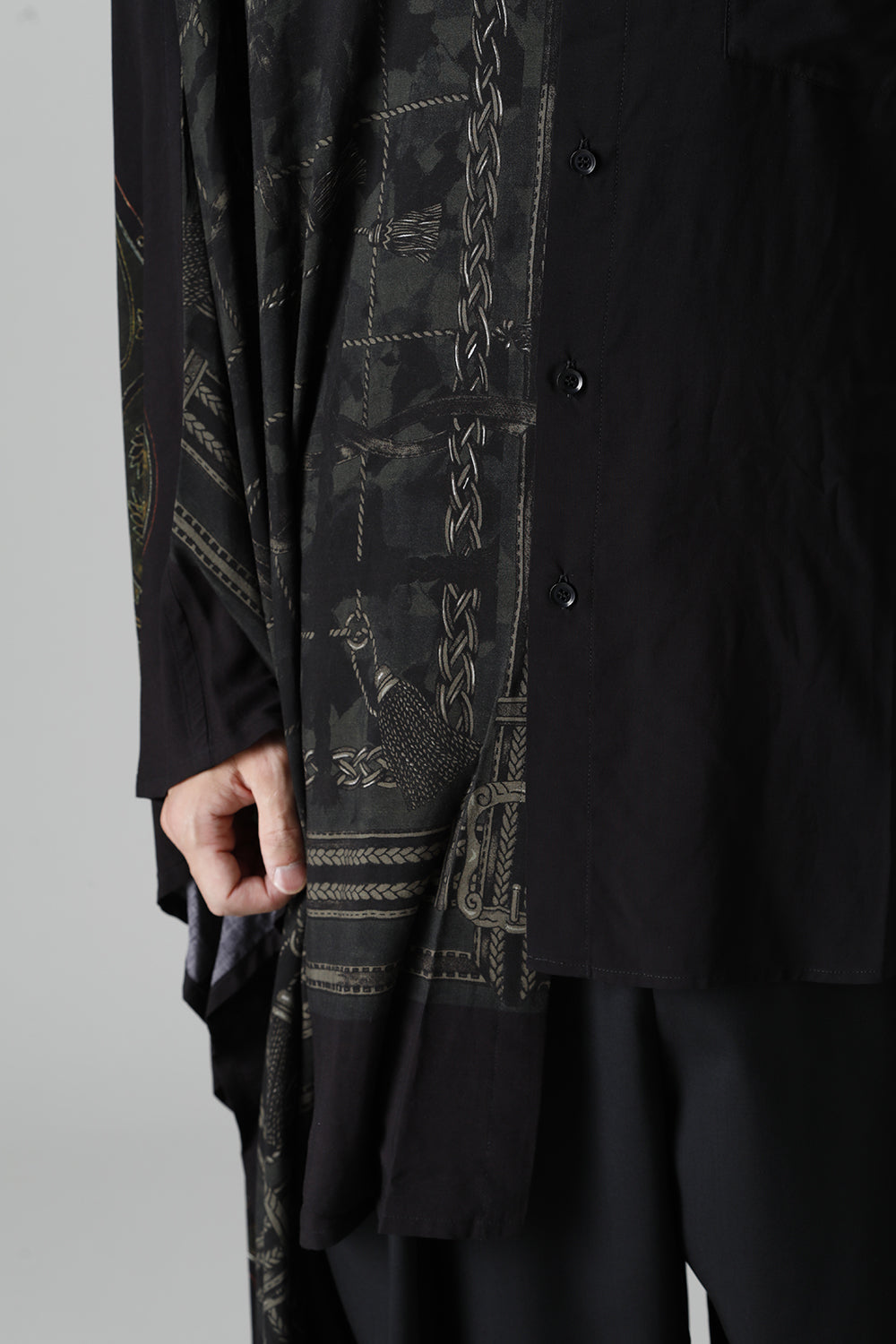 Cloak docking shirt