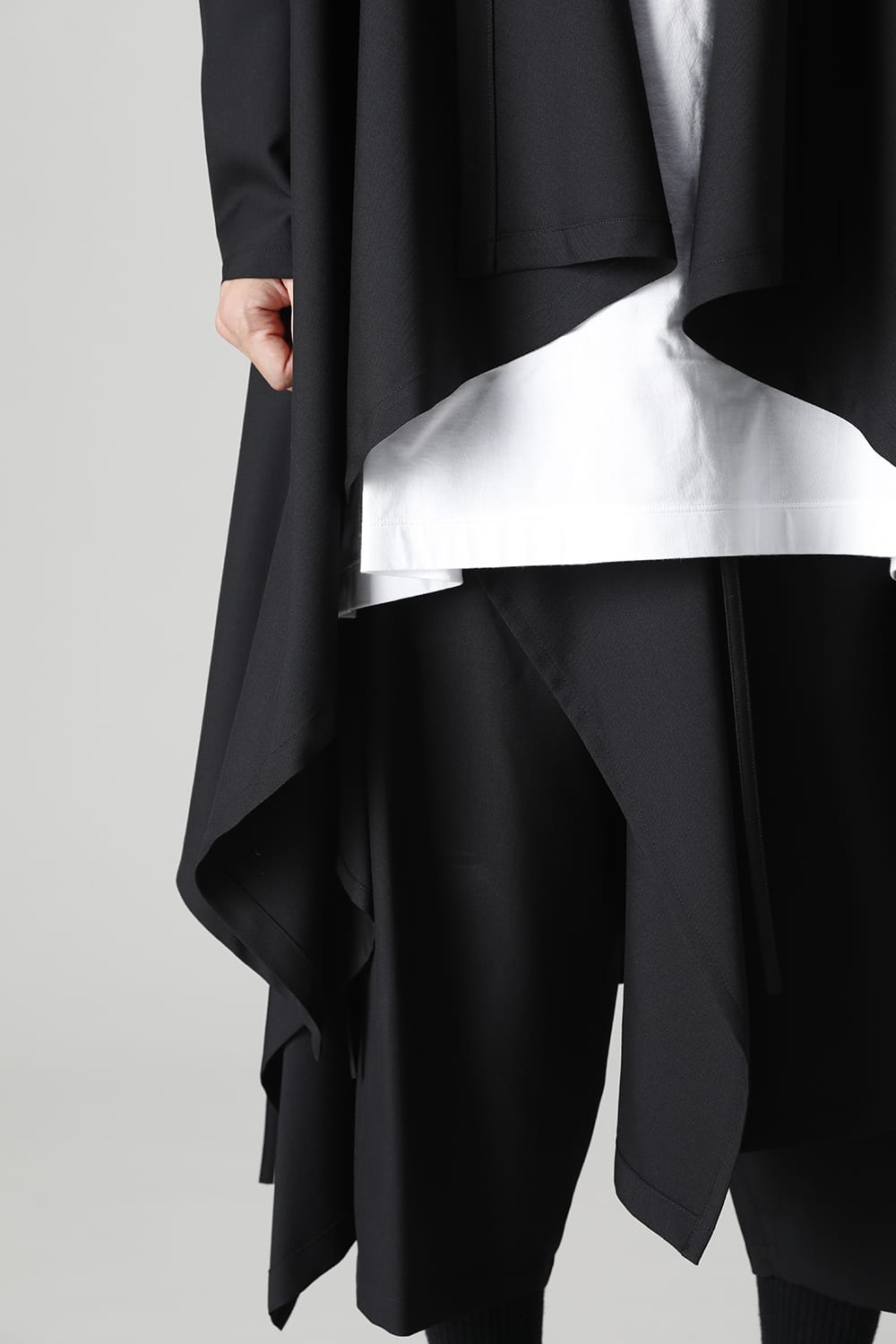 ロング丈ドレープジャケット