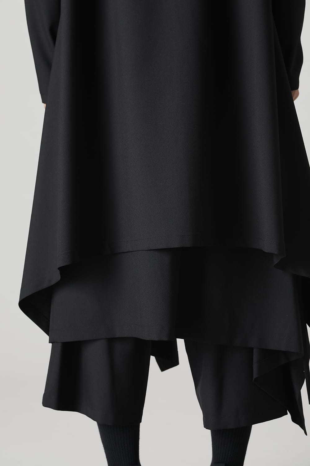 ロング丈ドレープジャケット