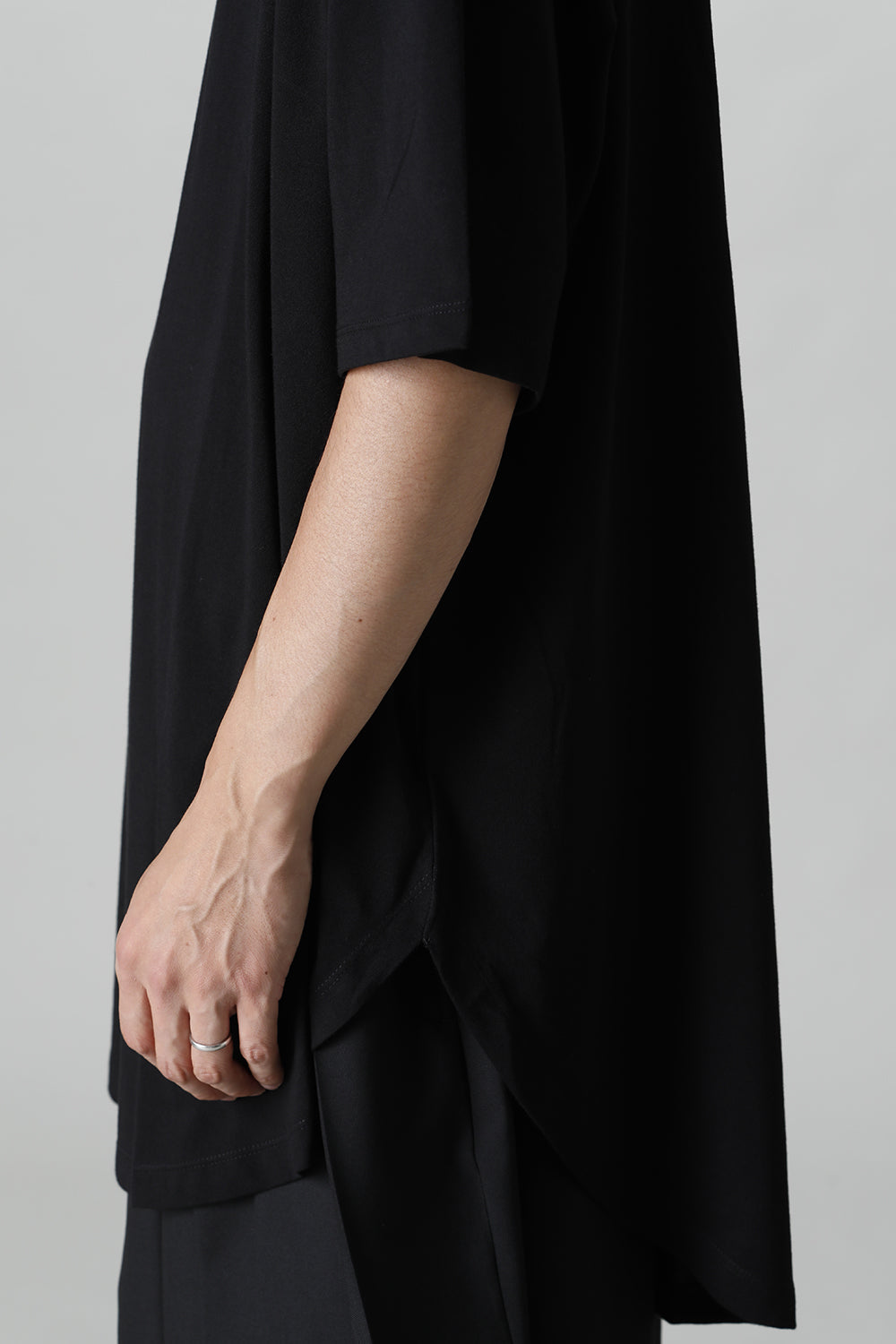 Jumbo round short sleeve Black