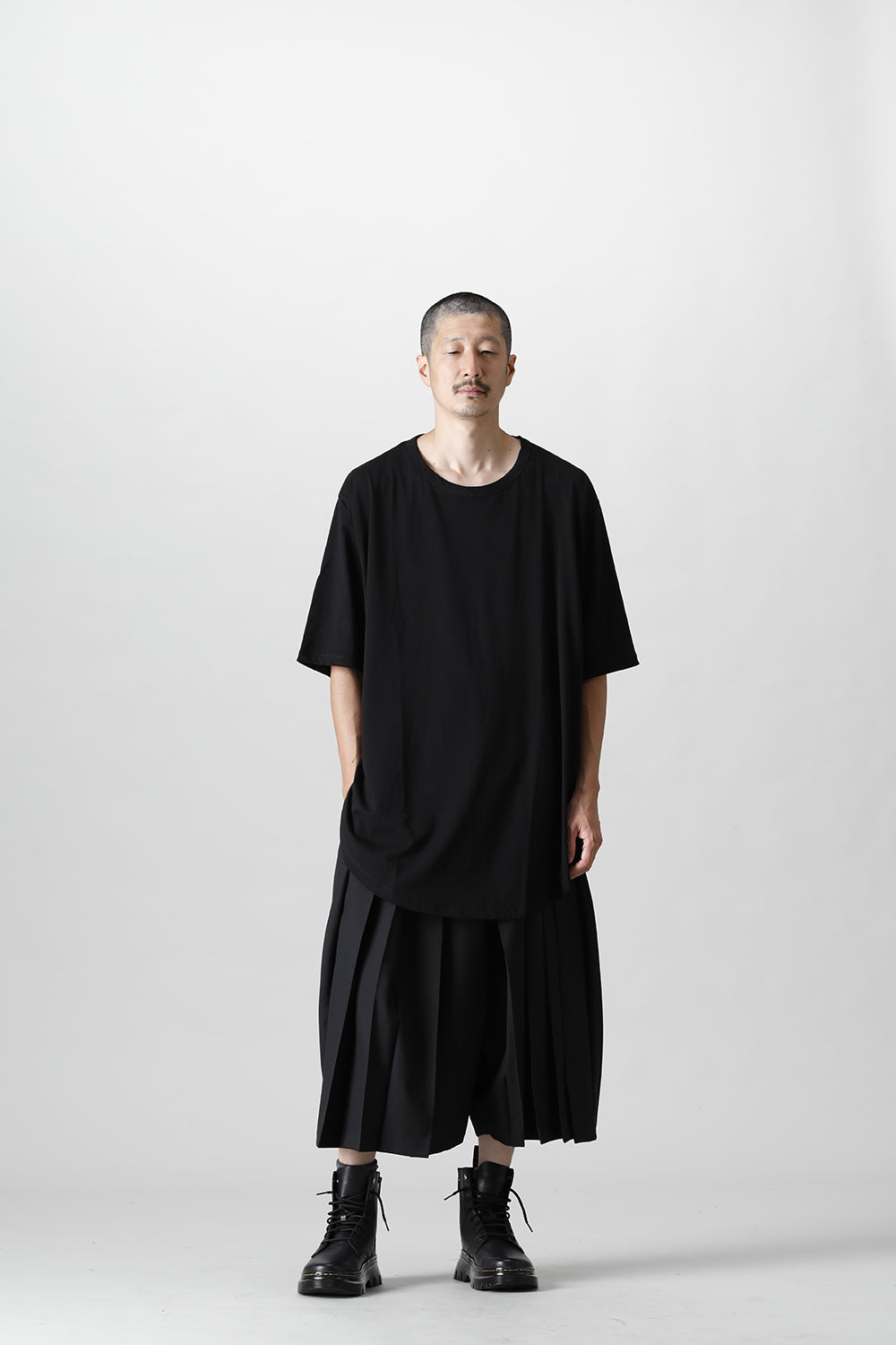 Jumbo round short sleeve Black