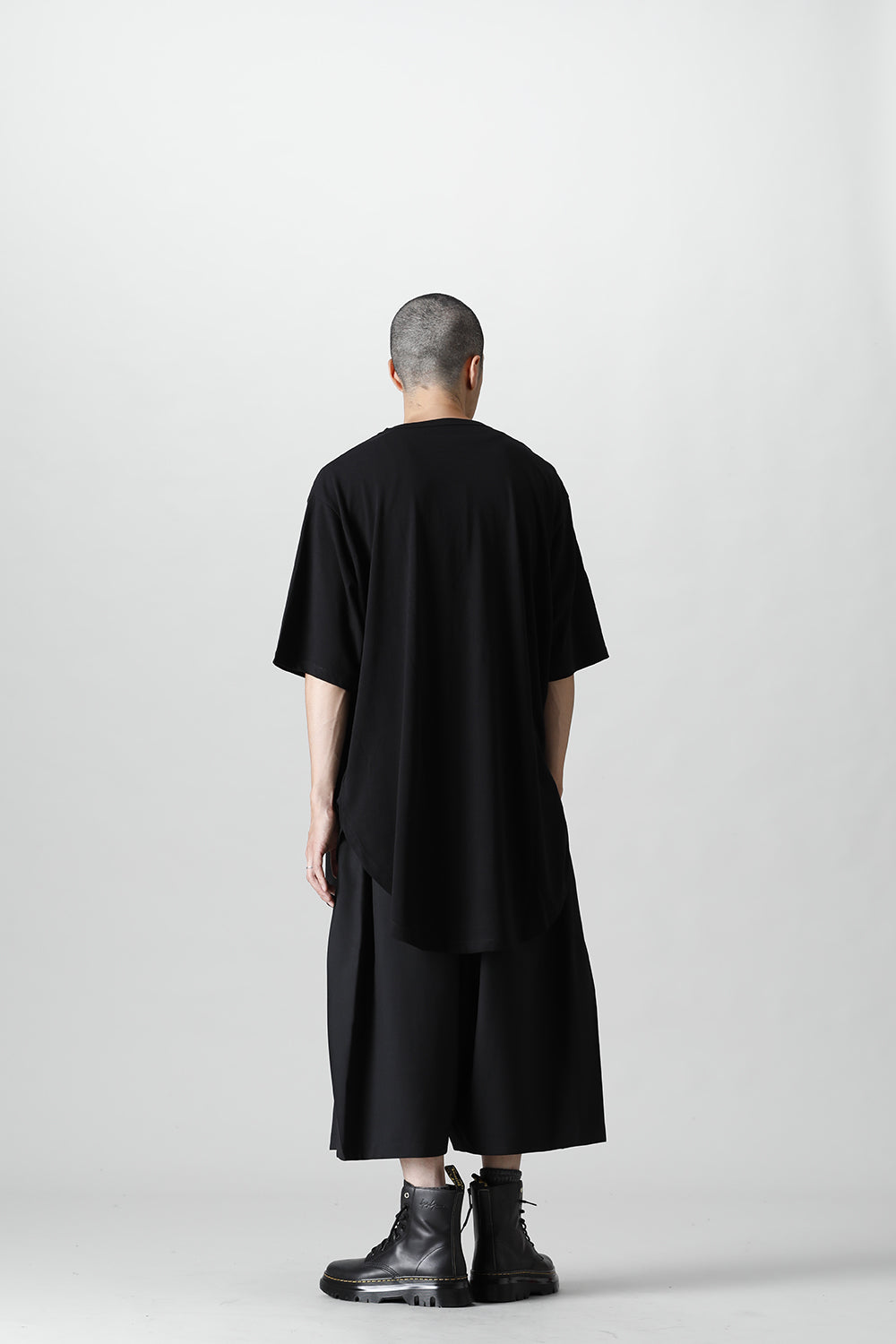 Jumbo round short sleeve Black