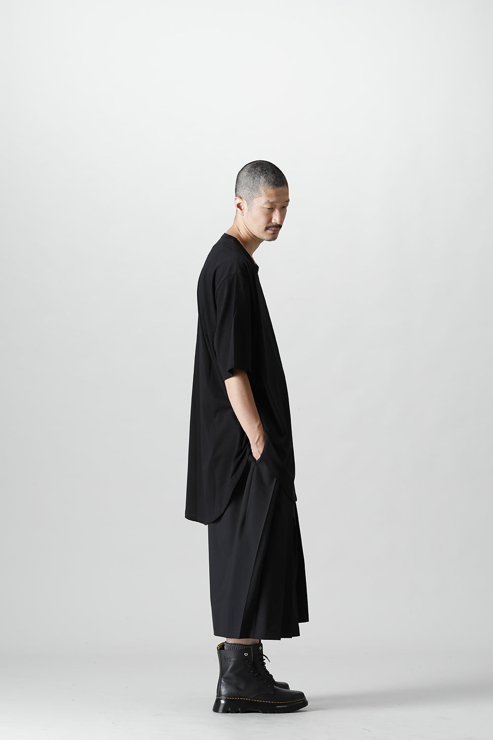 Jumbo round short sleeve Black