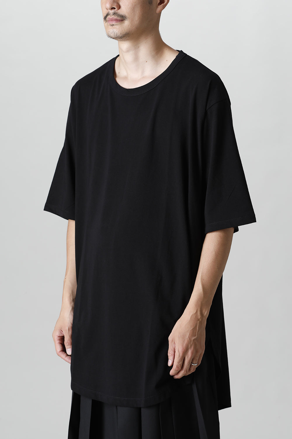 Jumbo round short sleeve Black