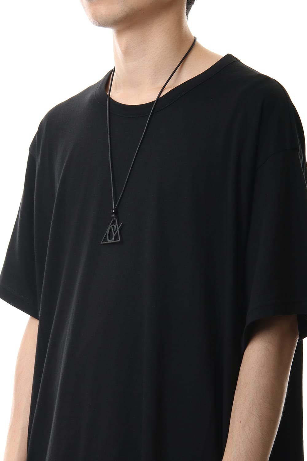 Triangle necklace Black