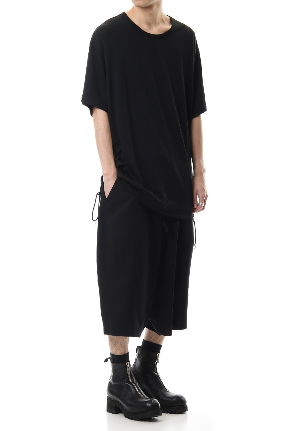 A Tied Big Cut Sew Black