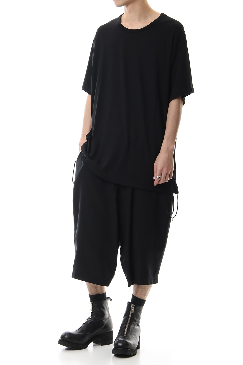 A Tied Big Cut Sew Black