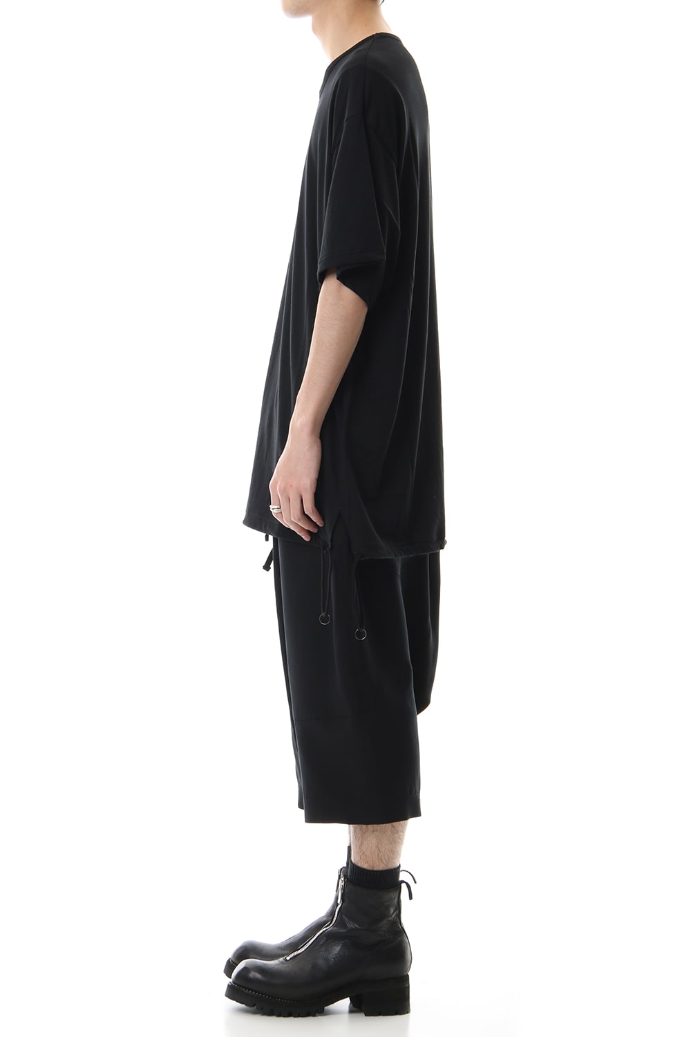 A Tied Big Cut Sew Black