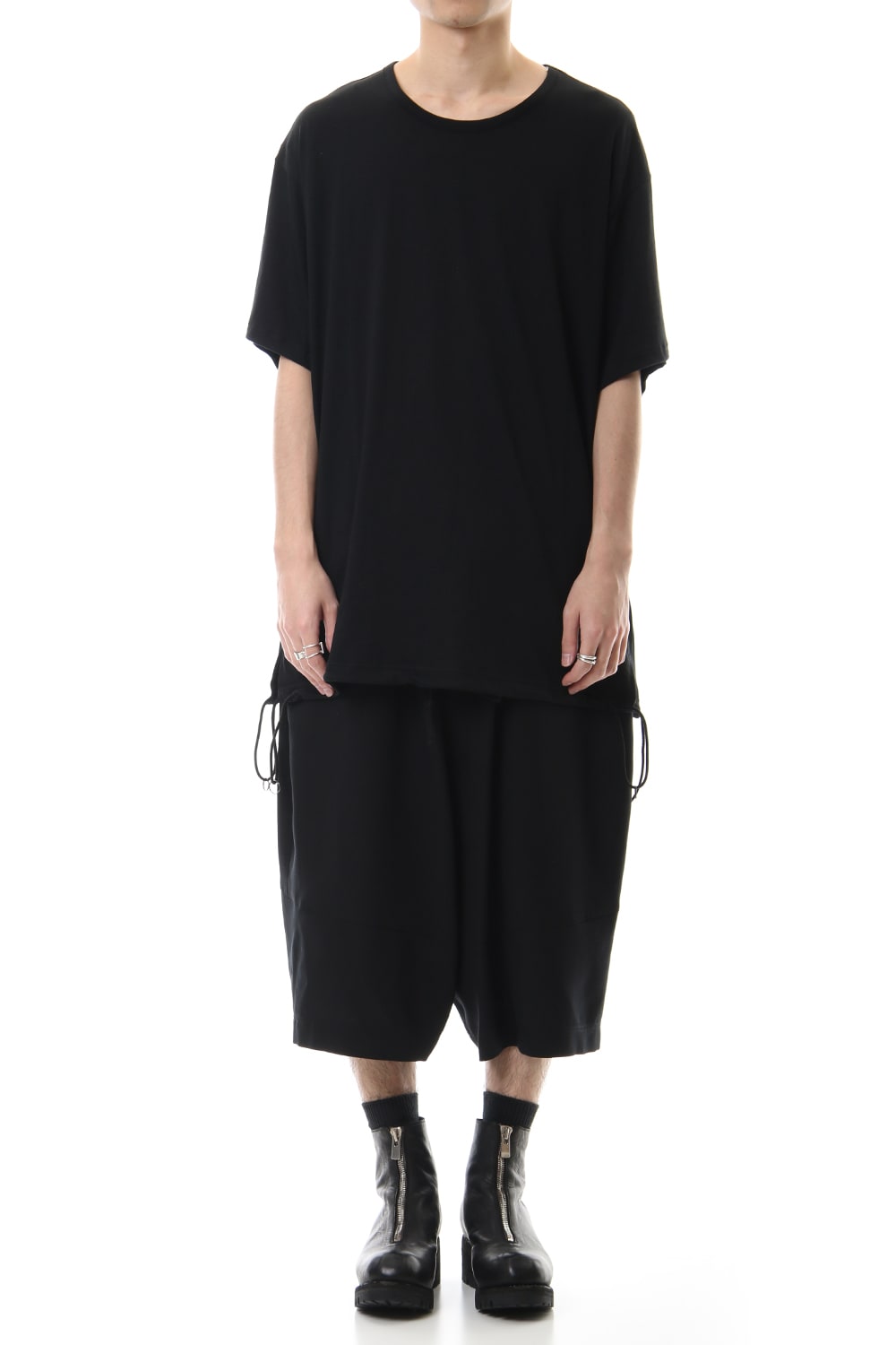 A Tied Big Cut Sew Black