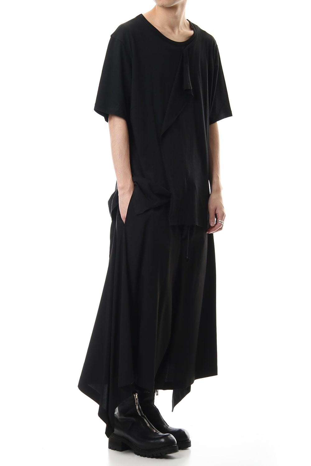 Deformed Drape Short Cut Sew Black