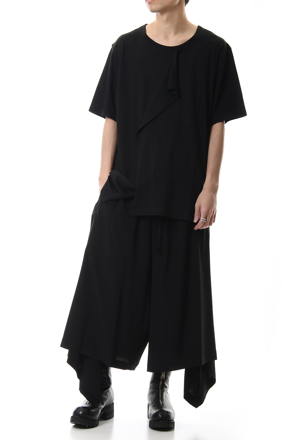 Deformed Drape Short Cut Sew Black