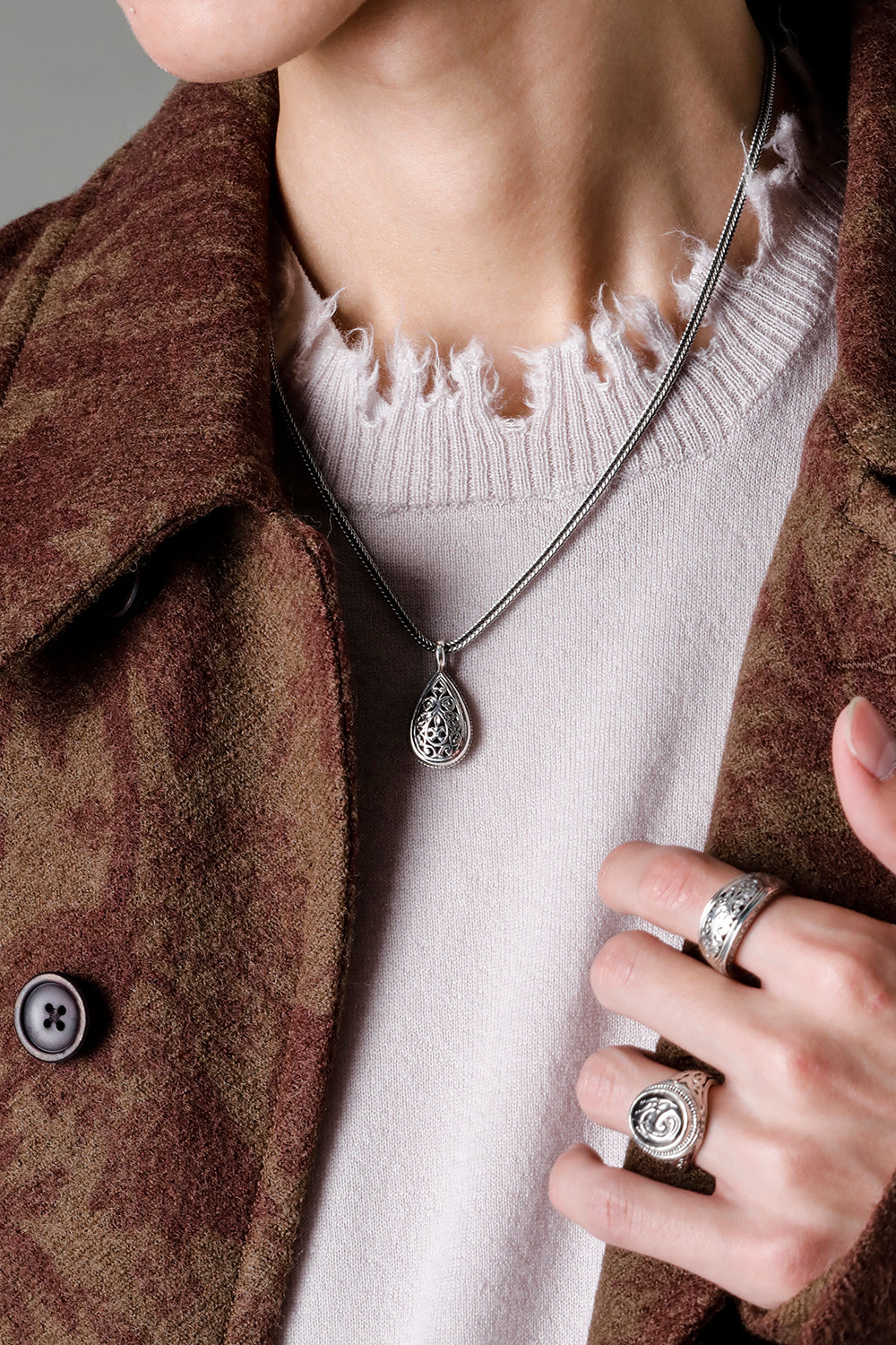 GP7 - Filigree Pendant