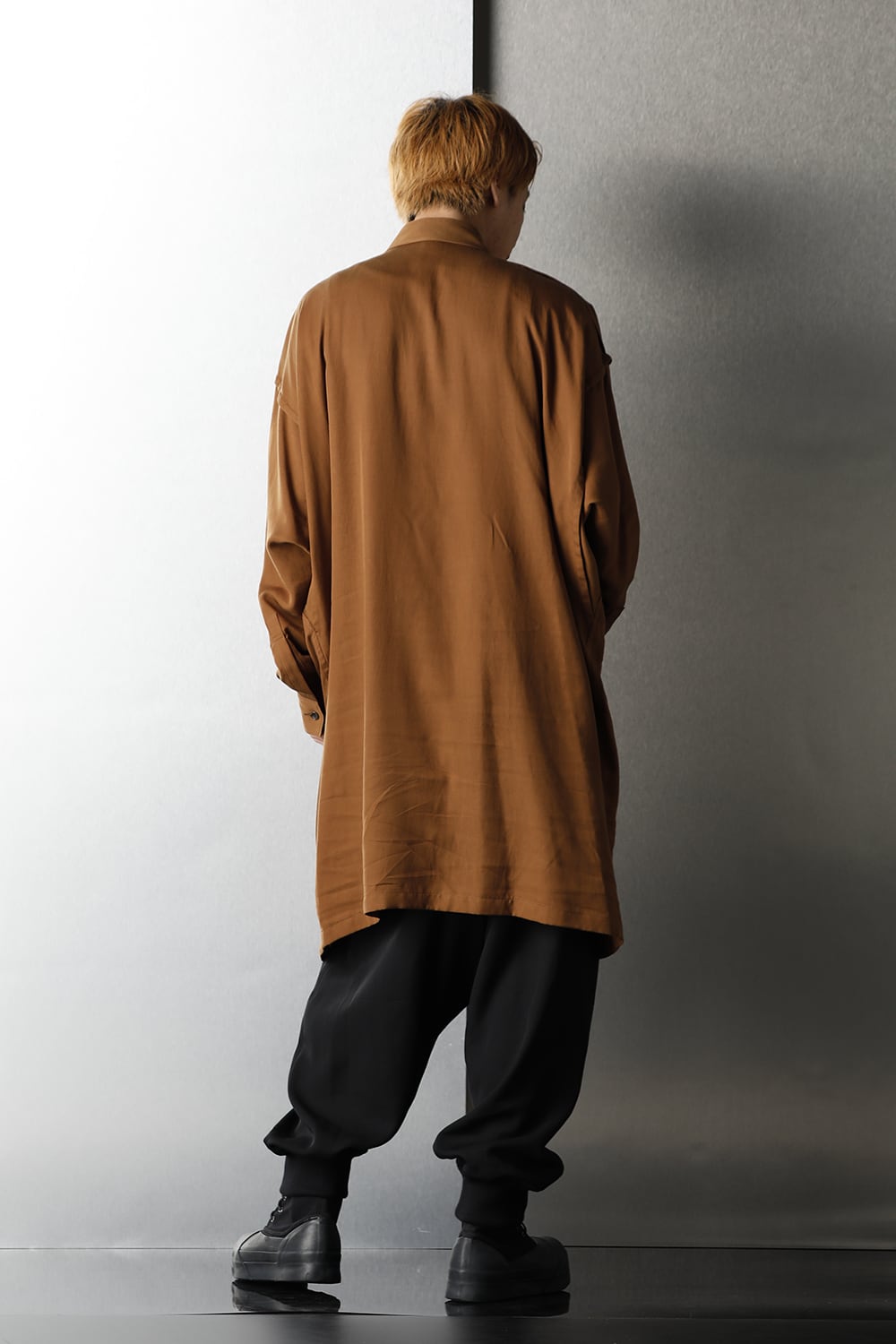 フレンチシーム セミ ロングシャツ キャメル