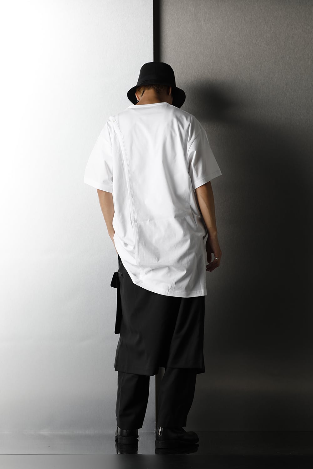Right Button Straight Cut Sew Short White