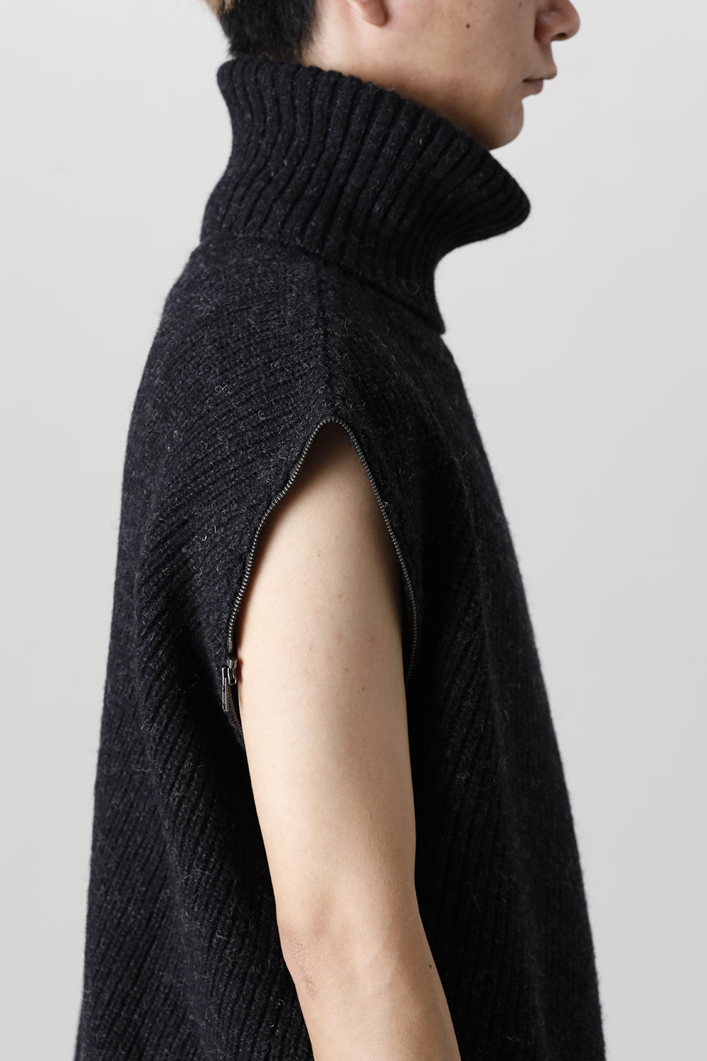 Detachable Big Turtle knit Dark Gray