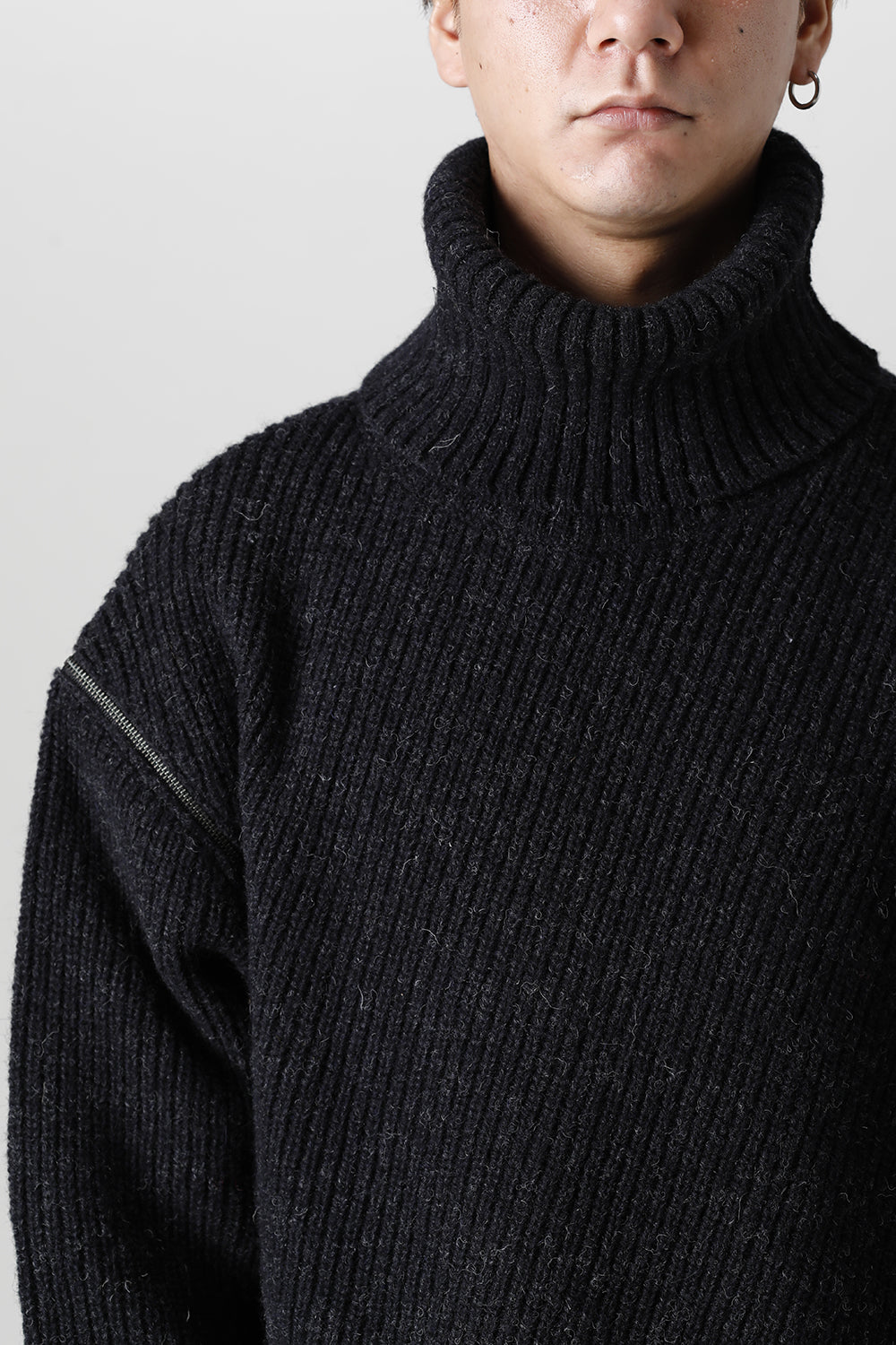 Detachable Big Turtle knit Dark Gray