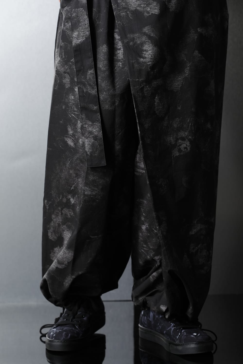 Thai style Balloon pants (Flower print) Black