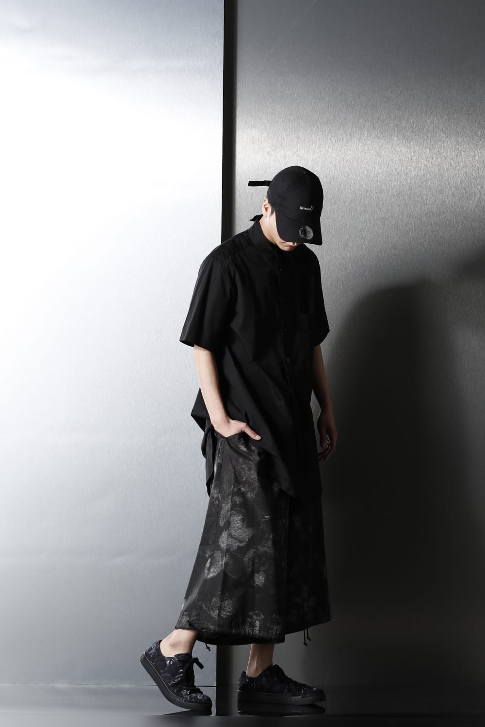 Drawstring Asymmetry Pants(Flower print) Black