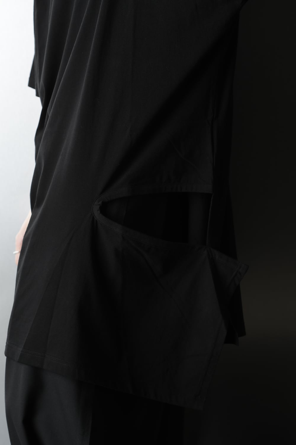 Hole Jumbo Cut Sew Black