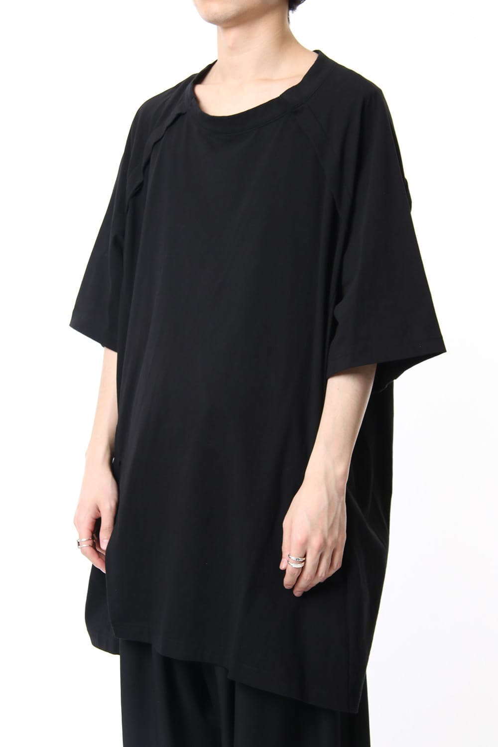 Front raglan slit short sleeve T