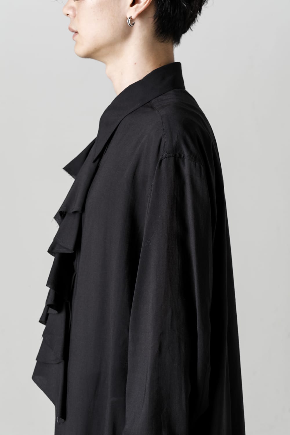 截ち切りジャボブラウス