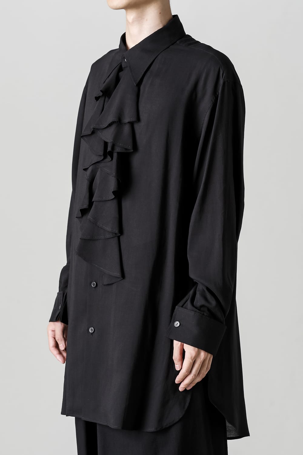 截ち切りジャボブラウス