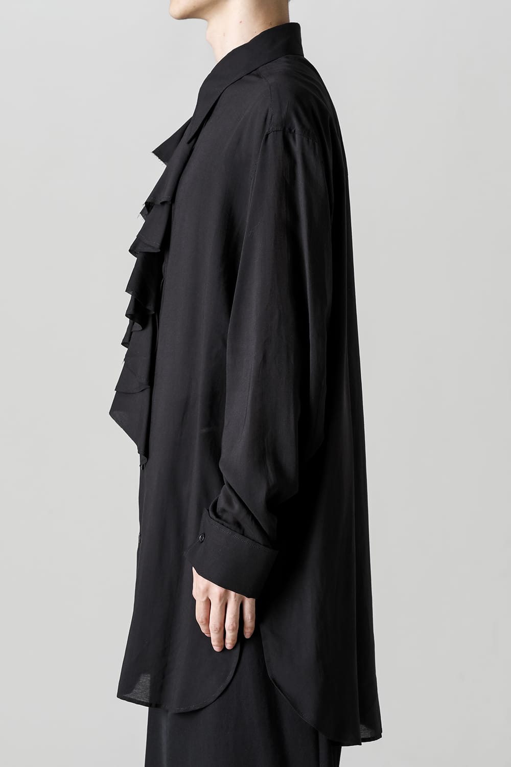 截ち切りジャボブラウス