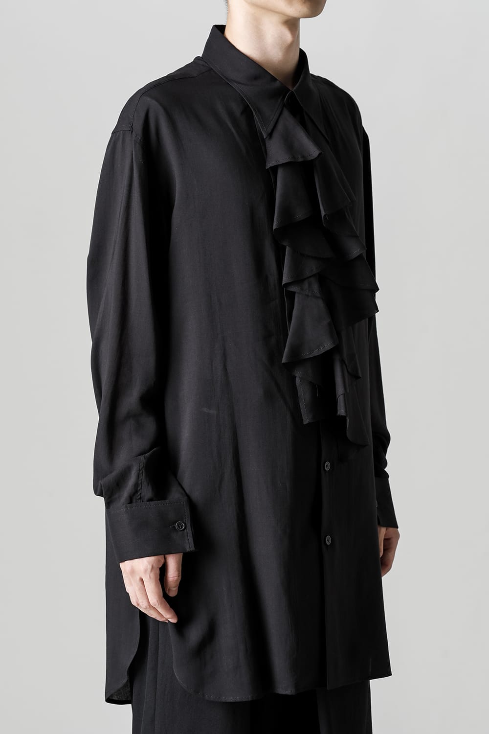 截ち切りジャボブラウス